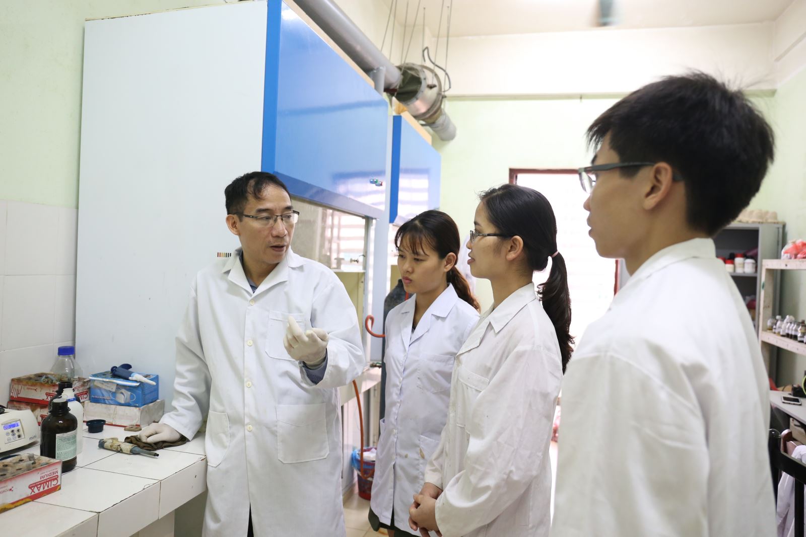 Những đầu tư mới của Bộ Khoa học và Công nghệ thông qua chương trình tài trợ sau tiến sĩ được hy vọng góp phần nâng cao năng lực nghiên cứu và cải thiện môi trường học thuật Việt Nam nhưng để chương trình như vậy phát huy hiệu quả như mong đợi, có thể vẫn cần những điều chỉnh phù hợp trong tương lai.