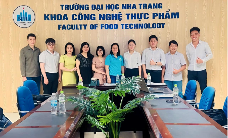 Tổ chức nghiệm thu một số đề tài Sinh viên nghiên cứu khoa học  của Khoa Công nghệ Thực phẩm